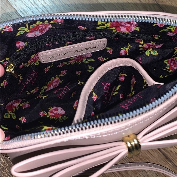 Betsey Johnson Blush Pink Bow Dome Crossbody Purse - Picture 6 of 6